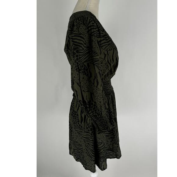 Rails Zana Mini Olive Mixed Animal Stripe Dress Womens XS Long Sleeve V Neck - Picture 7 of 15